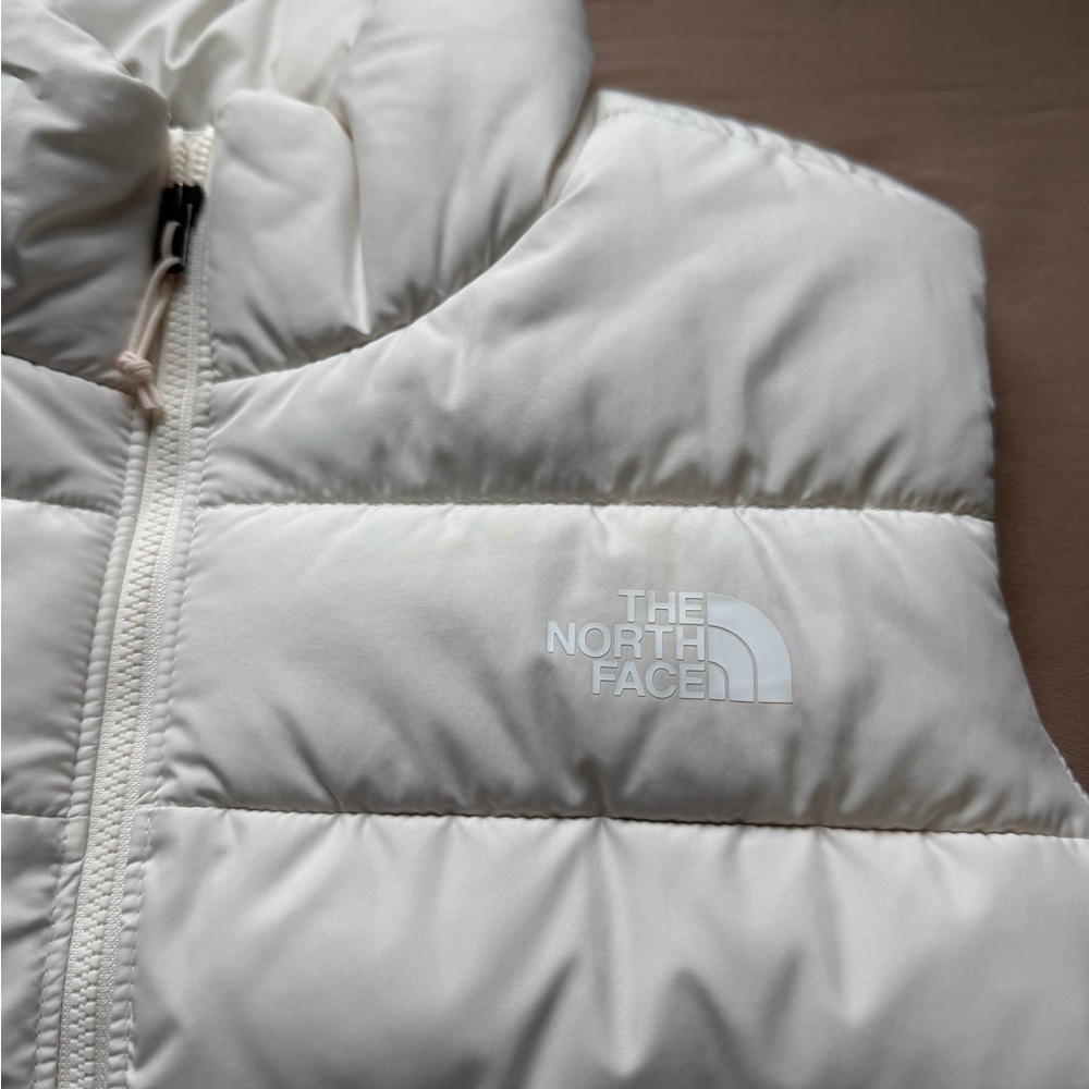 The North Face White Quilted Puffer Vest - Picture 2 of 4